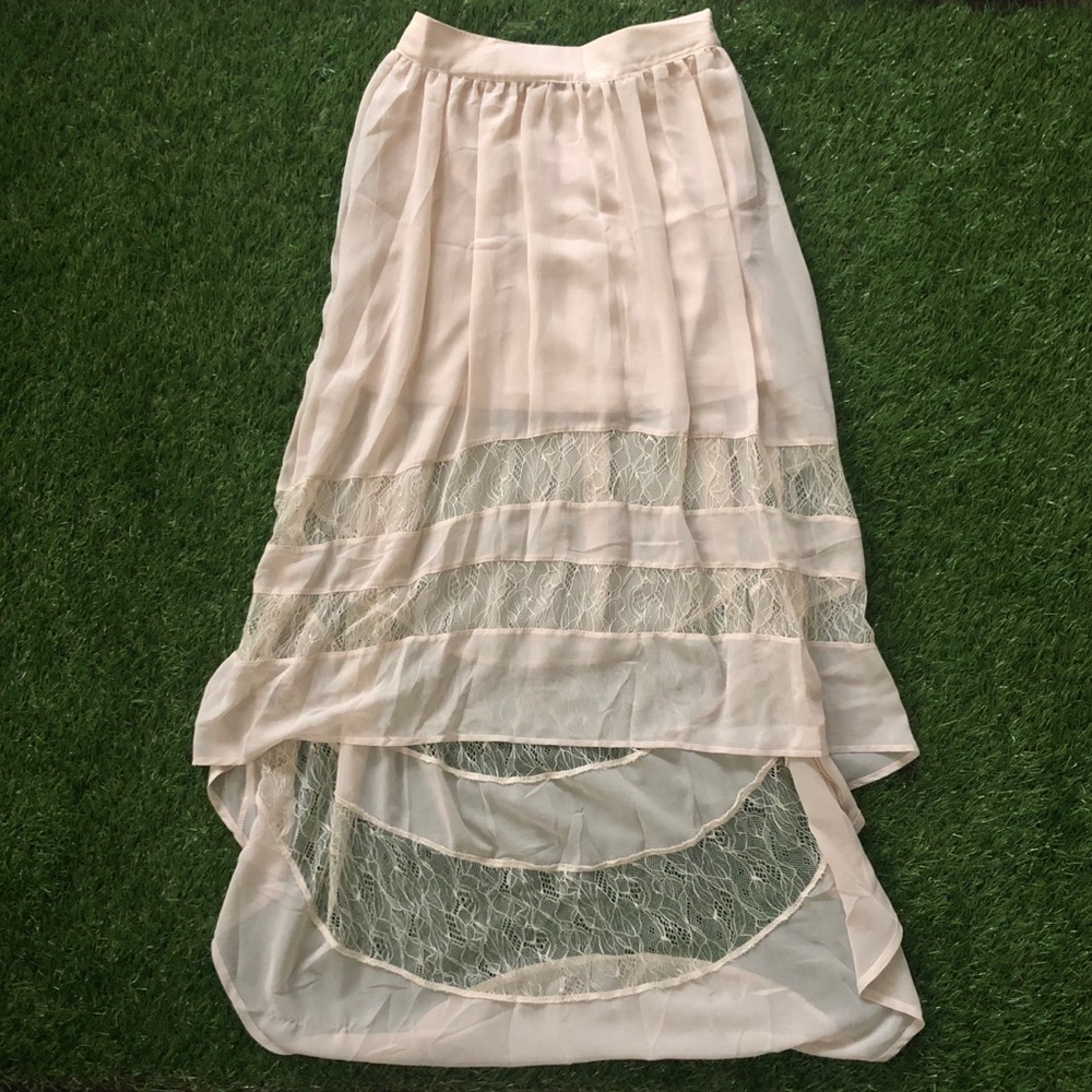 Skirt with lace